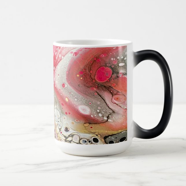 Uma caneca com cor rosa, dourada e preta (Direita)