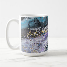 Uma caneca de café com arte original a preto e azu