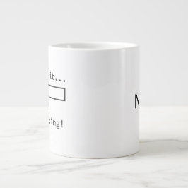 Uma caneca de tamanho grande com "Por favor, esper