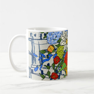Uma caneca floral artística que te fará sorrir!