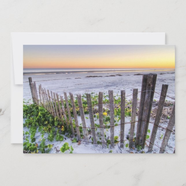 Uma cerca de praia ao pôr do sol (Frente)