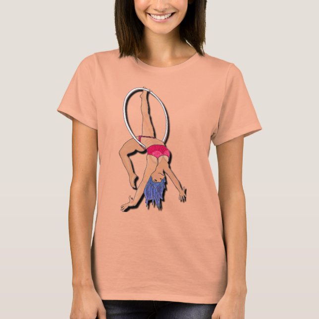 Uma garota tocando camiseta lyra (Frente)