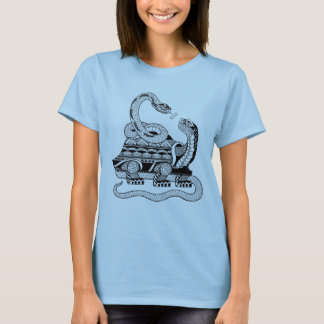 uma tartaruga entrelaçada com um T-Shirt cobra