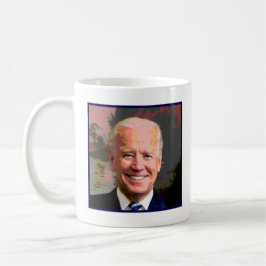 Uma xícara de café Joe com imagem de Joe Biden