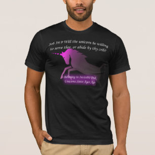 Unicórnio cor-de-rosa invisível do t-shirt