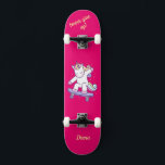 Unicórnio em skate para crianças<br><div class="desc">Unicorn no skate com legendas personalizadas Unicorn Personalizado skate CLIQUE em PERSONALIZAR MODELO OPTION E INSIRA o NAME. você também pode personalizar outras legendas. Legal skate projetado com cores vivas e para o fundo e um unicórnio funky andando de skate. Este skate faz uma ideia de presente de excelente para...</div>