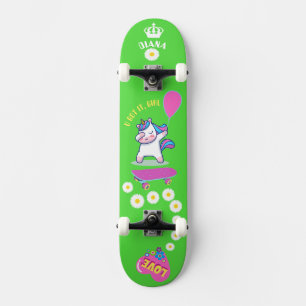 Unicórnio no skate com legendas personalizadas