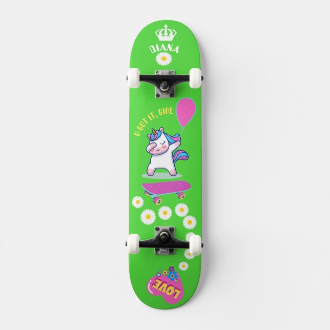 Unicórnio no skate com legendas personalizadas (Frente)