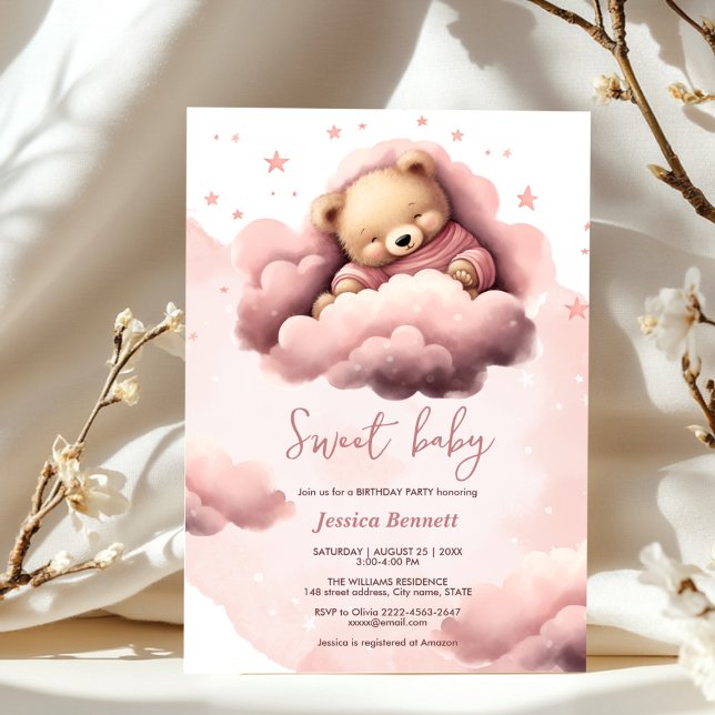 Urso cor-de-rosa nas nuvens convite para o anivers (Cute sleeping bear in pink clouds baby shower)