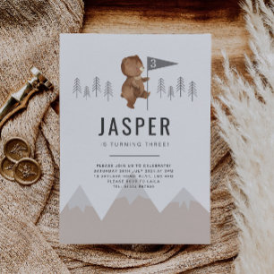 Ursos Montam Terceiro Convite de Aniversário