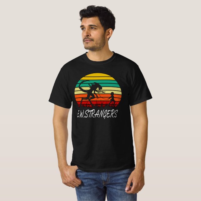 Uw Strangers T-Shirt (Frente Completa)