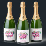 Vamos Obter Festa de solteira Chita Selvagem<br><div class="desc">Pop a borbulhante e vamos ficar selvagens! Aumente as vibrações da festa com as nossas etiquetas de vinho de impressão da Chita Selvagem—a maneira perfeita de vestir as suas garrafas para a grande celebração da noiva. Apresentando um design ousado e colorido e personalizado com seu nome e local da festa,...</div>