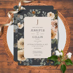 Vanilla White Boho Rosas Blue Casamento Convite<br><div class="desc">Este design apresenta rosas de aquarela branca e macia em baunilha, com cor castanha, lacre e ferrugem sobre fundo azul-poeirento escuro. Um monograma completa o simples mas elegante olhar desse convite. Este cartão faz parte do pacote de cartas de Rosas Sage Wedding da Vanilla White Boho, criado pela imprensa simplesmente...</div>