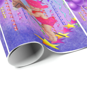 Vaqueira ocidental do bebê no papel de embrulho d