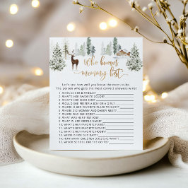 Veado florestal que conhece o melhor jogo das mamã