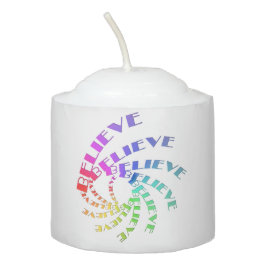 Vela com a palavra ACRERITA escrita em espirais mu