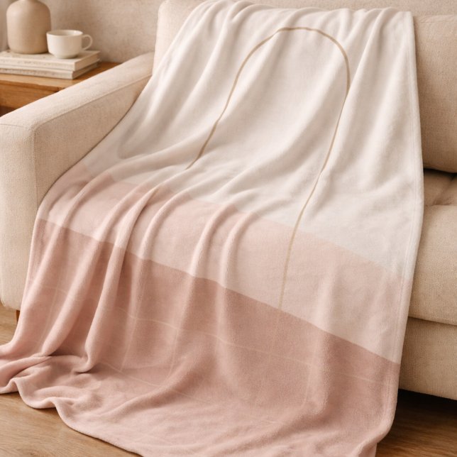 Velo Cobertor de Fleece Arco Bege Rosado (Ivory fleece with blush gradient and taupe arch detail, designed for layered neutral living.)