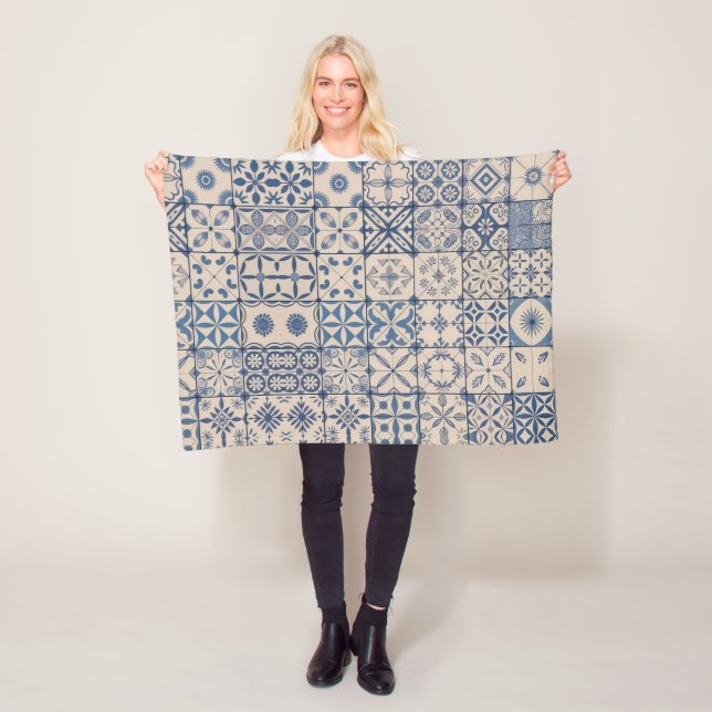 Velo Cobertor de Fleece em Azulejo Português – Azul Aco (In Situ)