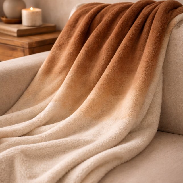 Velo Cobertor de Fleece Sienna Cocoa Fade (Deep sienna and cocoa tones fade into ivory for a warm, grounded look across beds and sofas.)