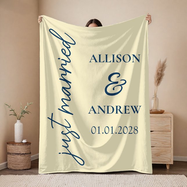 Velo Cobertor Personalizado de Presente para Recém-Casa (Honeymoon Travel Blanket, Custom  Newlywed Gift for Him or Her, Custom Name Newlywed Throw for Wife)