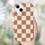 Verificação retrorreflectora da ferrugem<br><div class="desc">Capa de telefone de impressão do cartão de verificação do Trendy boho em cor de laranja queimada e creme. Use as ferramentas de design para adicionar seu próprio monograma,  nome ou outro texto,  ou alterar a cor de fundo para criar um único cobrir de dispositivo tipo.</div>