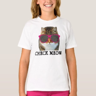 Verifique o t-shirt do gato de Meowt para ver se