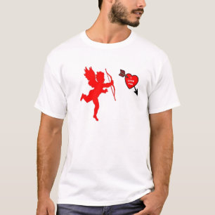 Vermelho do Cupido e do coração do t-shirt