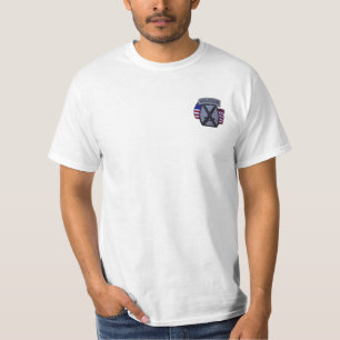 Vetores da divisão 10 da montanha vets de camisa 