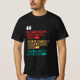 "Viagens leves mais rápidos que o som" T-shirt eng