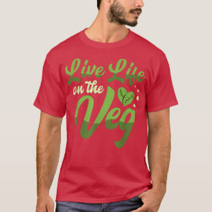 Vida viva na camisa vegetariana de um vegetariano