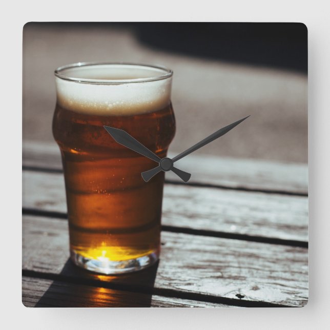 Vidro de Cerveja - Relógio de Parede Quadrado (Frente)