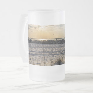 Vidro Jateado Caneca de Cerveja Congelada com Pôr do Sol no Pier