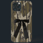 Vintage Bottomland Camo Cute Black Arco Camo<br><div class="desc">Arco de Bottomland Camo Cute apresenta um charmoso design com fita preta e padrão de camuflagem de Bottomland. Ideal para adicionar um toque de estilo e manter uma aparência furtiva,  esse arco combina funcionalidade com uma estética lúdica,  fazer-a perfeita para atividades externas e acessórios de moda.</div>