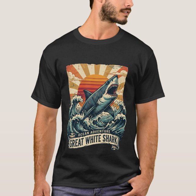 Vintage Great White Shark - Adventure T-Shirt (Frente)