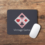 Vintage Tocando Cartões Cores Mouse Pad<br><div class="desc">Um Mouse Negro com coração, espadas, diamantes e trevo das famosas Cores de jogar cartas no estilo vintage. Adicione um toque de pôquer ou casino à sua mesa, você também pode personalizar o texto para um presente perfeito para seu colega de escritório ou um amigo que ama cartões de jogos!...</div>