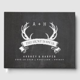 Visitas Hunt está sobre o livro de convidados personalizad
