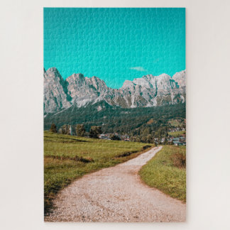 Vista sobre o quebra-cabeça de Dolomites Italianos