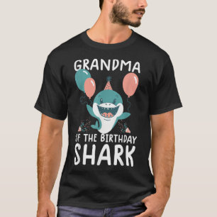Vovó da familia de aniversário da camisa de tubarã