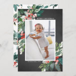 Watercolor Hollies Chalkboard Feliz Natal<br><div class="desc">Mande seus entes queridos animarem esta temporada com este lindo cartão de fotos de Natal rústico. Apresenta colores de aquarelas, sotaques de folha de ouro falsos, padrões de férias festivos correspondentes, papel de quadro fino e tipografia moderna. Os textos são perfeitamente editáveis. Personalize este Cartões de foto de Natal holly...</div>