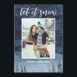 Watercolor Winter Deixe-o Nadar Foto de Natal<br><div class="desc">Isto deixou que o cartão de imã de neve fosse perfeito para enviar para a sua família e amigos. Apresenta uma paisagem de inverno com aquarela à noite com neve e pinheiros.</div>
