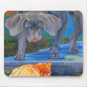 Weimaraner & gato de gato malhado Mousepad