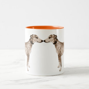 Whippet beija a caneca