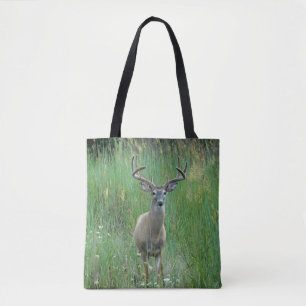 Whitetail Buck em Meadow Printed Tote Bag