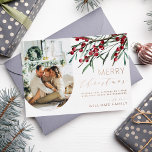 Winter Berry Script Christmas One Photo Arch<br><div class="desc">Felicite seus amigos e entes queridos por um Feliz Natal nesta temporada de festas com este moderno cartão elegante de folha de alumínio com as amoras aquáticas de inverno,  caules de folha botânica,  uma foto de arco da sua família e um cartões de natal que você pode personalizar.</div>
