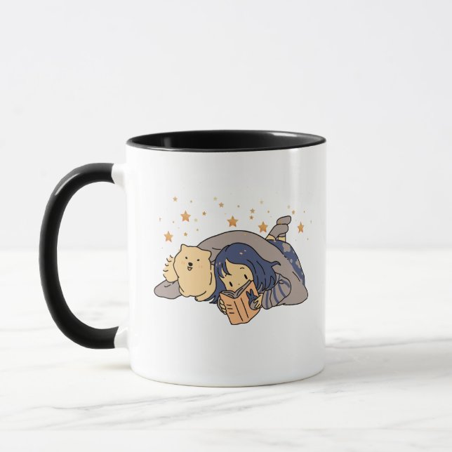 Xícara De Café A Menina Deitada Lendo Um Simples (Esquerda)