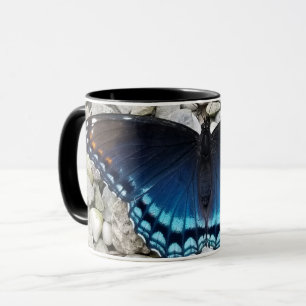 Xícara de café azul-borboleta