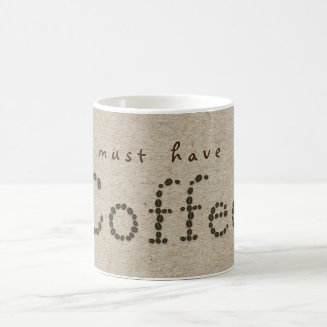 xícara de café em papel kraft natural tipografia g (Centro)