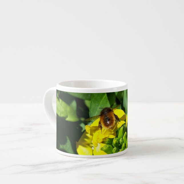 Xícara De Espresso Abelhas nas Flores Amarelas (Frente Esquerda)