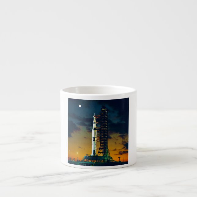 Xícara De Espresso Apollo 4 Saturn V na almofada um complexo 39 do (Frente)