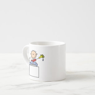 Xícara De Espresso Boneco de Palito Lavando Louça